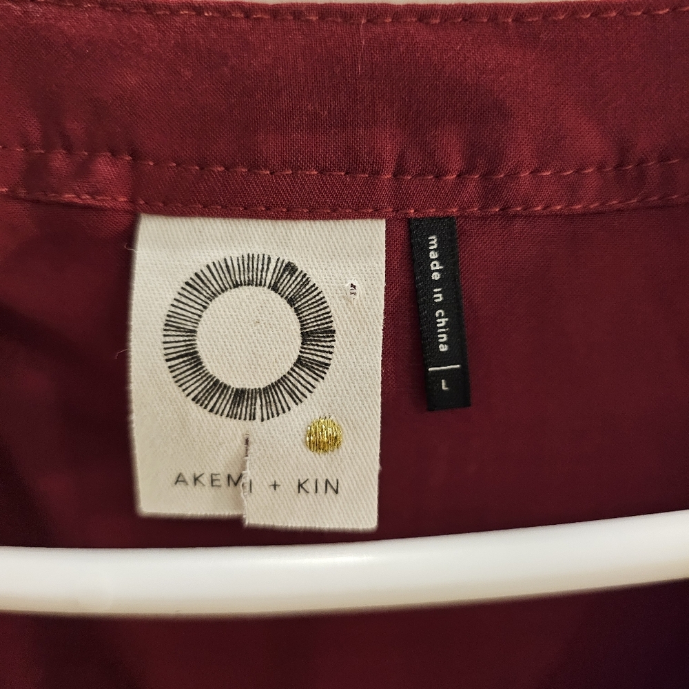 Akemi & Kin Womans Large Red Pattern Long Button Down Shirt - Picture 2 of 5